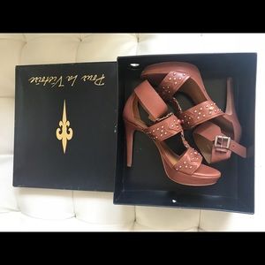 Pour la Victoire sandals